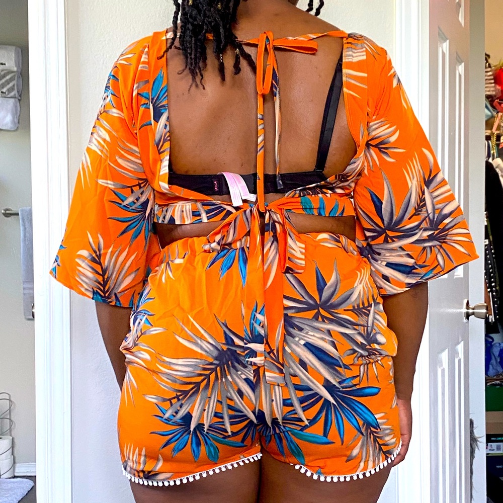 Open back,tied in the front